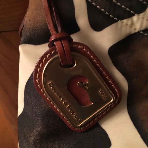 Gently used Dooney and Bourke bag - Picture 4 of 4